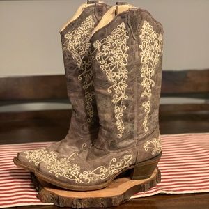 CORRAL BROWN CRATER WITH BONE EMBROIDERY COWGIRL BOOTS - SNIP TOE